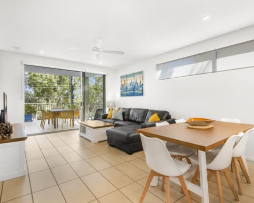 metzo-noosa-accommodation-2-bedroom-1st Level Pool Side (18)